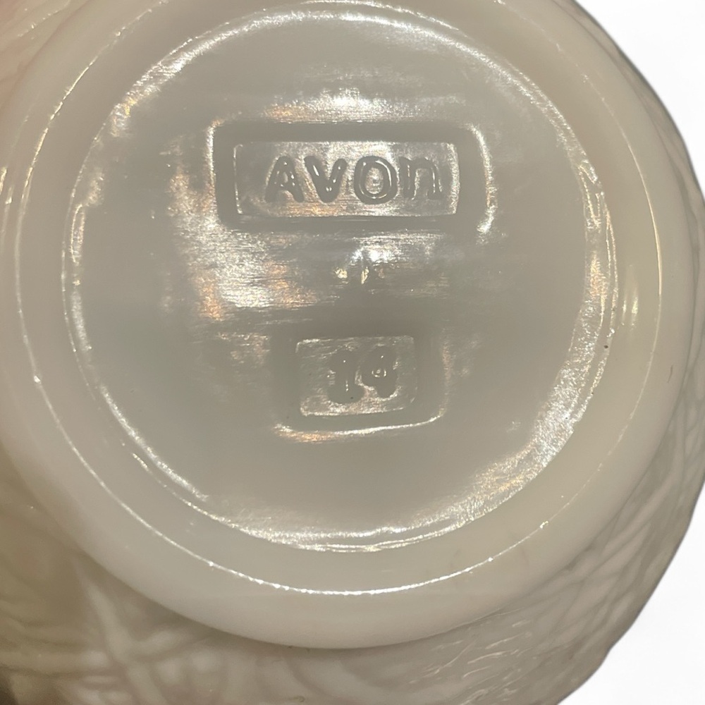 Vintage Bird on Nest Lidded Milk Glass by Avon in perfect condition! - Picture 5 of 6